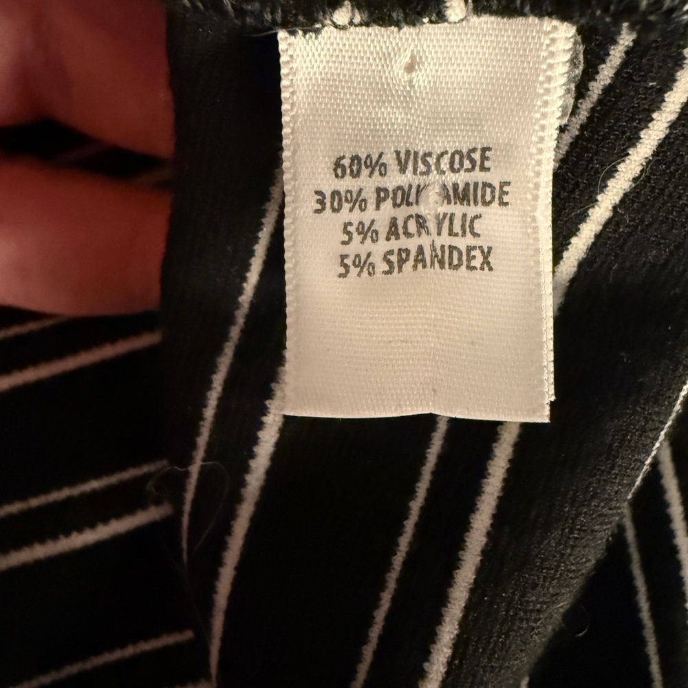St. John 3/4 Sleeve Boat Stripe Knit Top Size M Nautical
Coastal Country Club - Picture 4 of 6